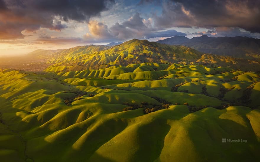 Foothills of the Diablo Range near San Jose, California, USA