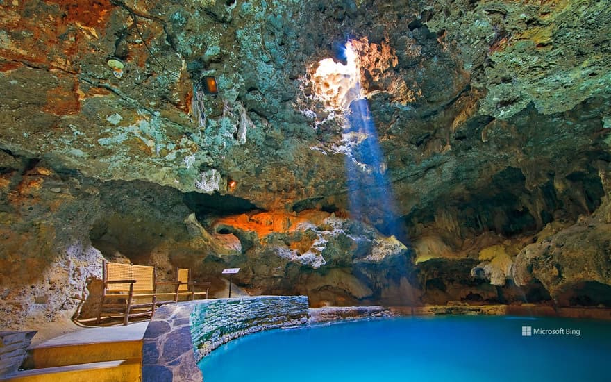 Cave and Basin National Historic Site, Sulphur Mountain, Banff National Park, Alberta